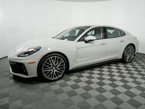2026 Porsche Panamera RWD