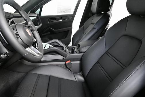 2026 Porsche Cayenne GTS