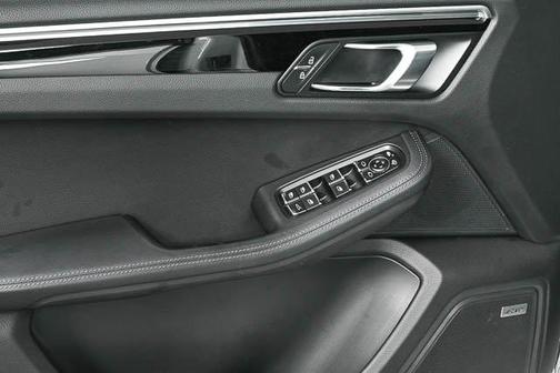 2021 Porsche Macan Base