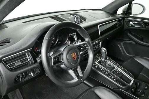 2021 Porsche Macan Base