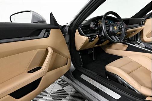 2021 Porsche 911 Carrera