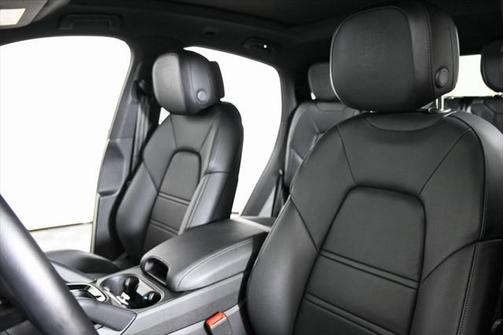 2024 Porsche Cayenne AWD