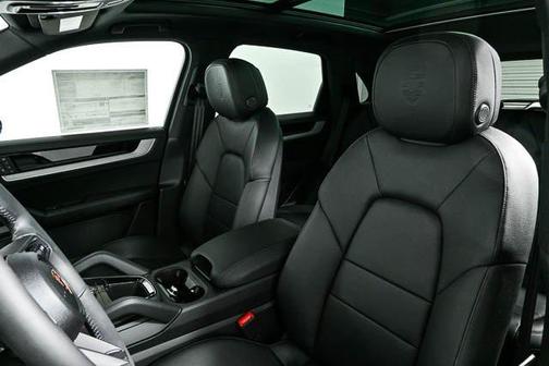 2025 Porsche Cayenne S