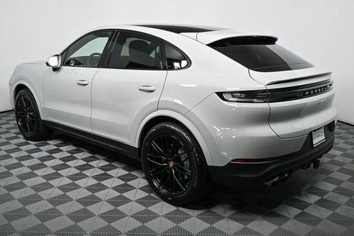 2025 Porsche Cayenne AWD