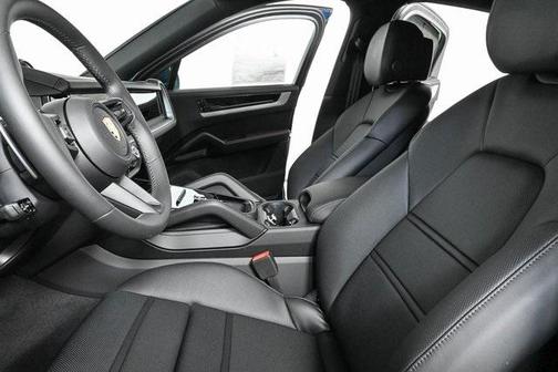 2024 Porsche Cayenne AWD