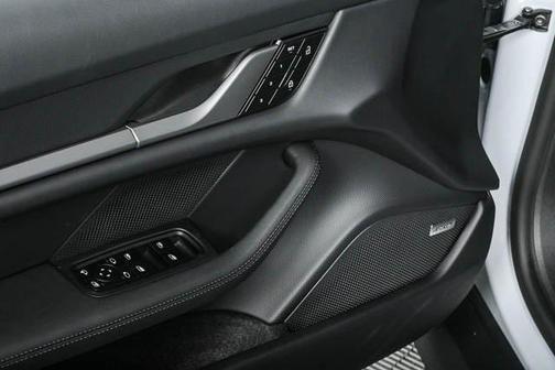 2025 Porsche Taycan 4S