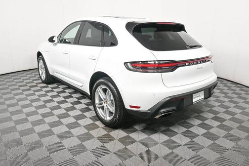 2025 Porsche Macan AWD