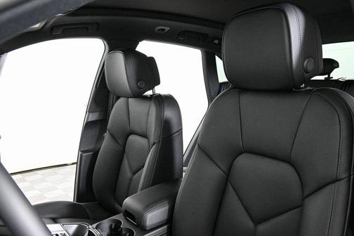 2025 Porsche Macan AWD