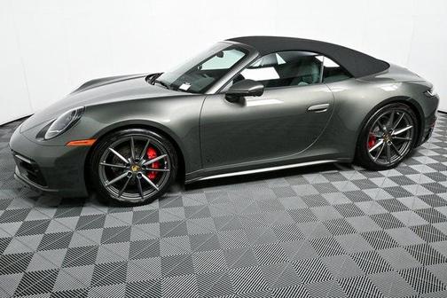 2024 Porsche 911 Carrera 4S Cabriolet