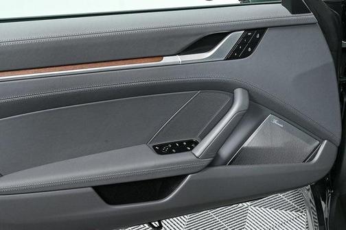 2024 Porsche 911 Carrera 4S Cabriolet
