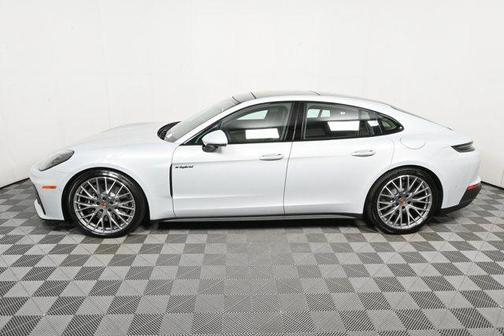 2026 Porsche Panamera 4 E-Hybrid