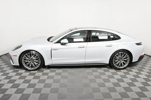 2026 Porsche Panamera 4 E-Hybrid