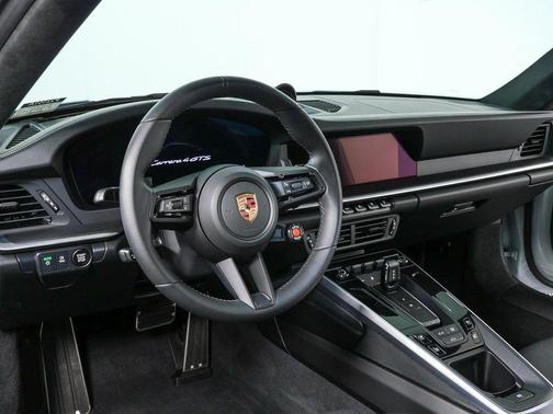 2025 Porsche 911 Carrera 4 GTS