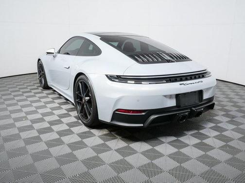 2025 Porsche 911 Carrera 4 GTS