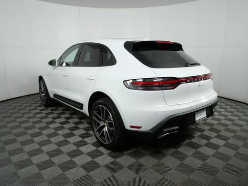 2026 Porsche Macan AWD