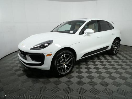 2026 Porsche Macan AWD
