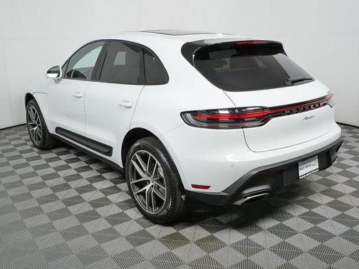 2026 Porsche Macan AWD