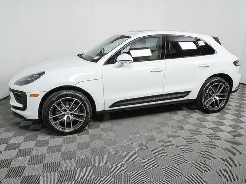 2026 Porsche Macan AWD