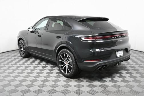 2025 Porsche Cayenne AWD