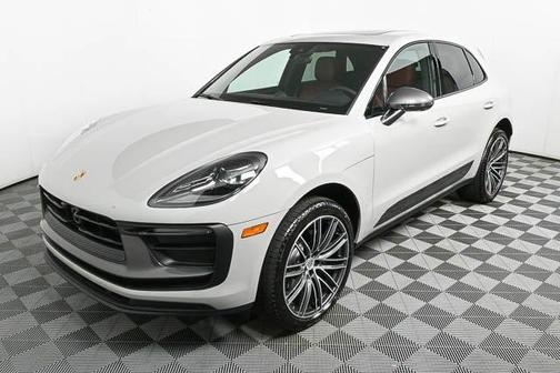 2025 Porsche Macan Base