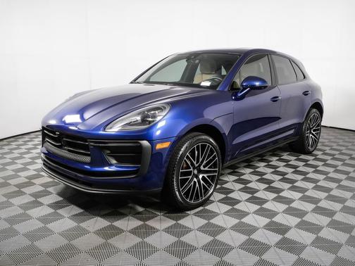 Gentian Blue Metallic 2024 Porsche Macan Macan