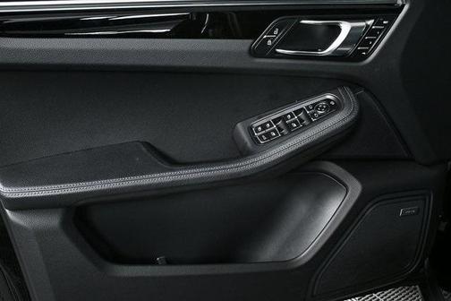 2022 Porsche Macan Base