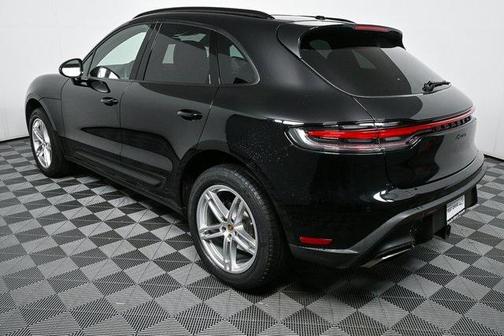2022 Porsche Macan Base