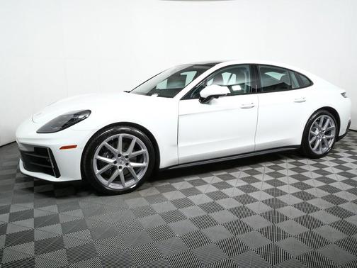 2026 Porsche Panamera 4