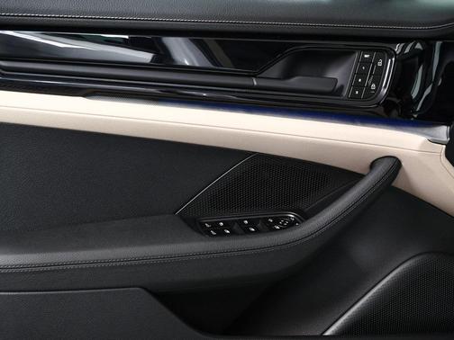 2026 Porsche Panamera 4