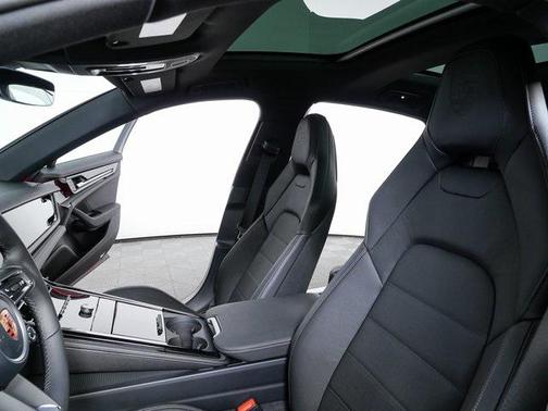 2026 Porsche Panamera RWD