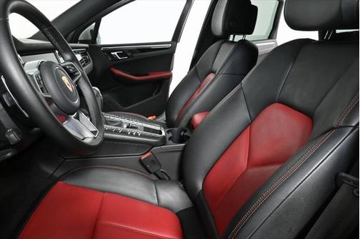 2021 Porsche Macan Base