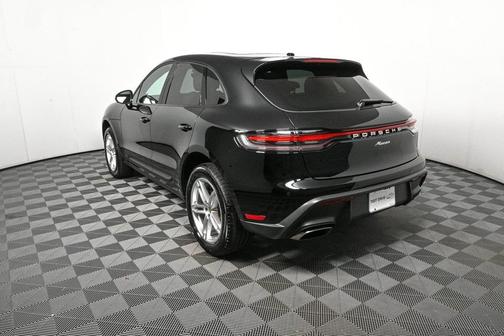 2025 Porsche Macan AWD