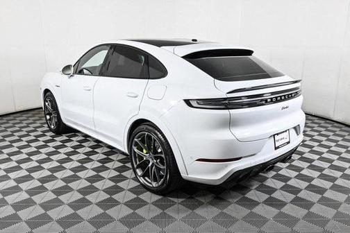 2025 Porsche Cayenne E-Hybrid S