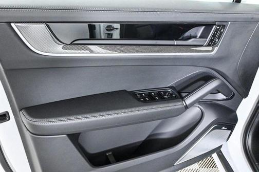 2025 Porsche Cayenne E-Hybrid S