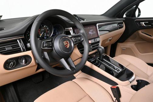 Volcano Grey Metallic 2026 Porsche Macan Macan