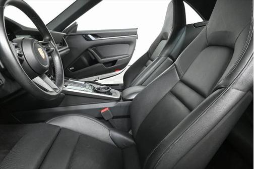 2020 Porsche 911 Carrera
