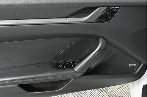 2020 Porsche 911 Carrera