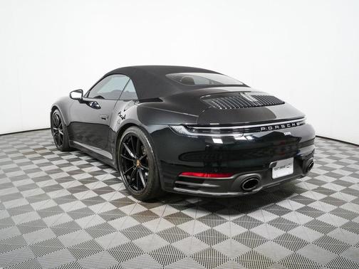 2020 Porsche 911 Carrera