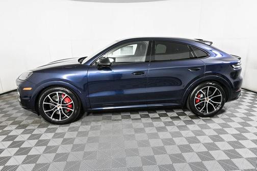 2025 Porsche Cayenne GTS