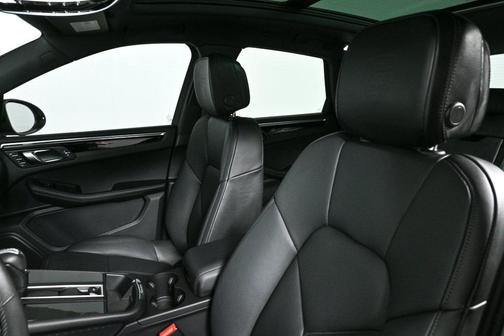 2024 Porsche Macan AWD