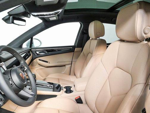 2026 Porsche Macan AWD