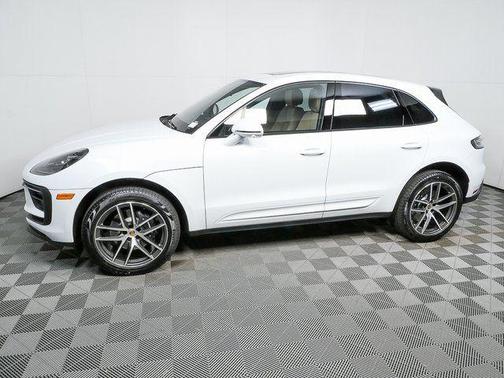 2026 Porsche Macan AWD