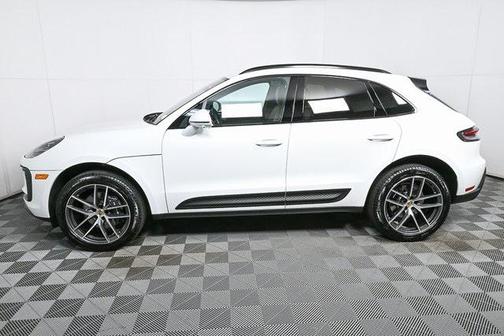 2025 Porsche Macan AWD