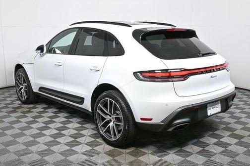 2025 Porsche Macan AWD