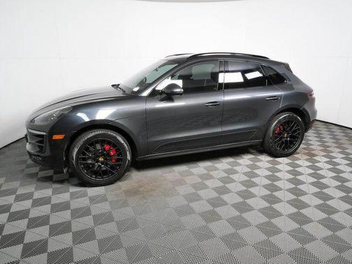 Volcano Grey Metallic 2017 Porsche Macan Macan GTS