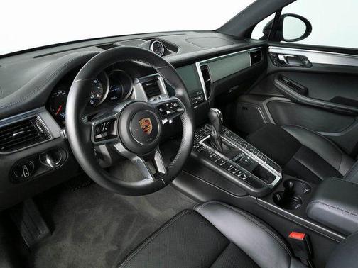 Volcano Grey Metallic 2017 Porsche Macan Macan GTS