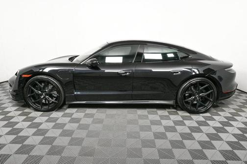 2020 Porsche Taycan Turbo