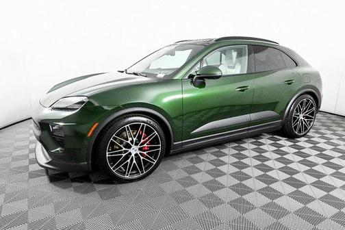 2025 Porsche Macan Base