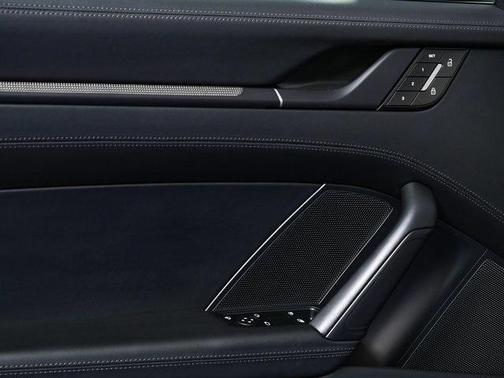 2025 Porsche 911 Carrera 4 GTS