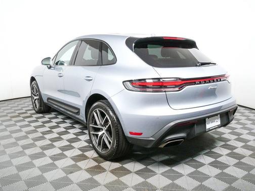 2025 Porsche Macan AWD